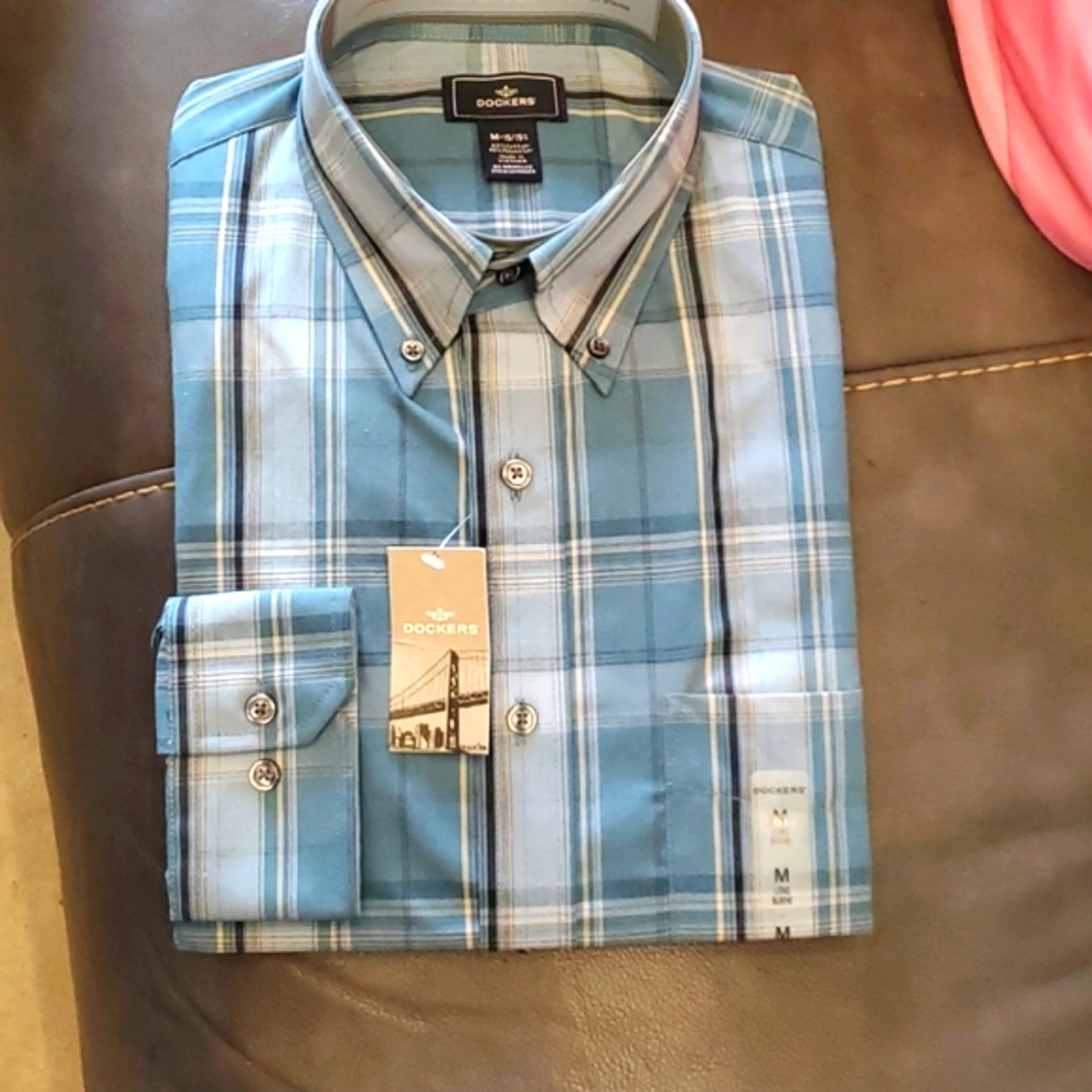 NEW Dockers men's LONG SLEEVE button down shirt  TAGS ATTACHED